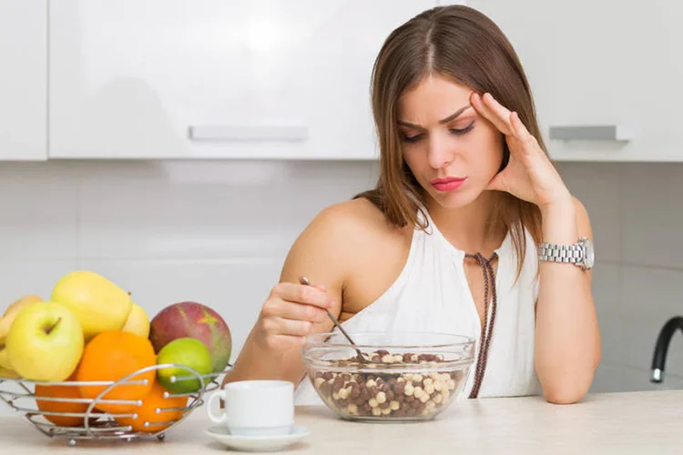 
	M&aacute; alimenta&ccedil;&atilde;o: cansa&ccedil;o frequente pode ser um sintoma da &quot;fome oculta&quot;
 (Thinkstock)