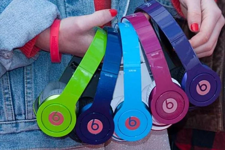 Fones Beats by Dr. Dre: os gadgets da empresa são objetos de moda (Simon Burchell / Getty Images)