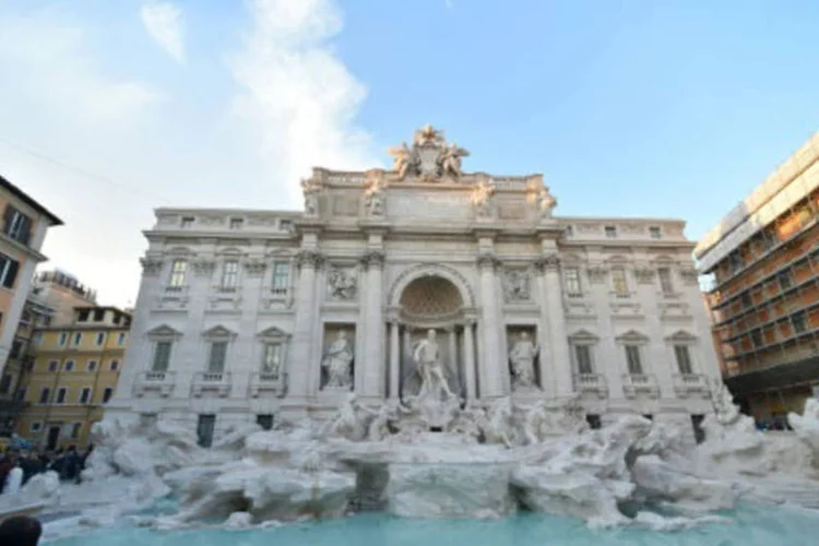 
	Fontana de Trevi restaurada: t&iacute;pica obra barroca, a fonte, conectada a um aqueduto fora de Roma, tem 26 metros de altura por 20 metros de largura
 (Alberto Pizzoli)
