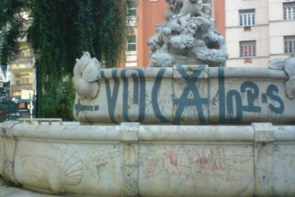 Lei contra pichação barra venda de spray a adolescentes
