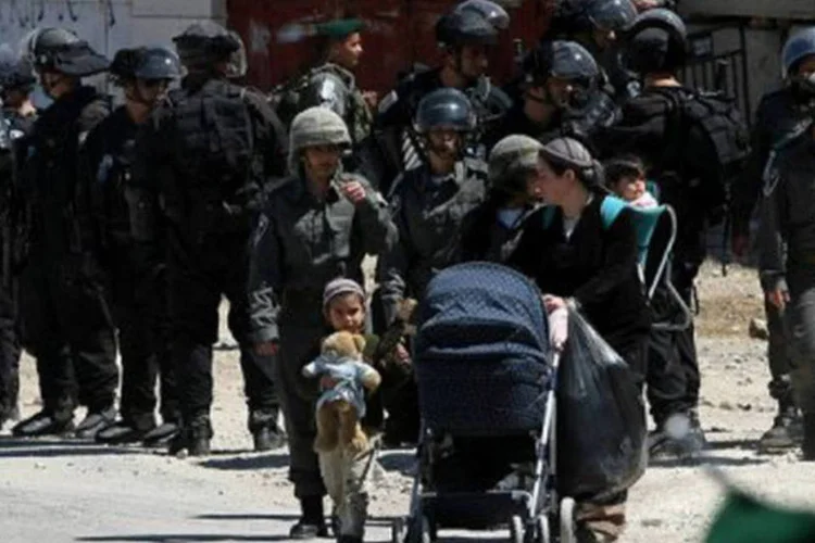 Forças israelenses: os ultra-ortodoxos costumam driblar o serviço militar alegando que se dedicam ao estudo da Torá (©AFP / Hazem Bader)
