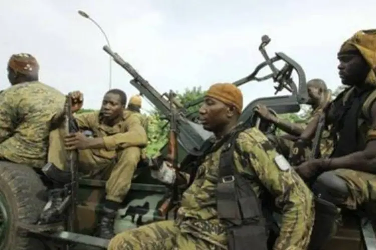 Forças de Ouattara, na Costa do Marfim: no total, os enfrentamentos deixaram nove mortos e 37 feridos
 (AFP)