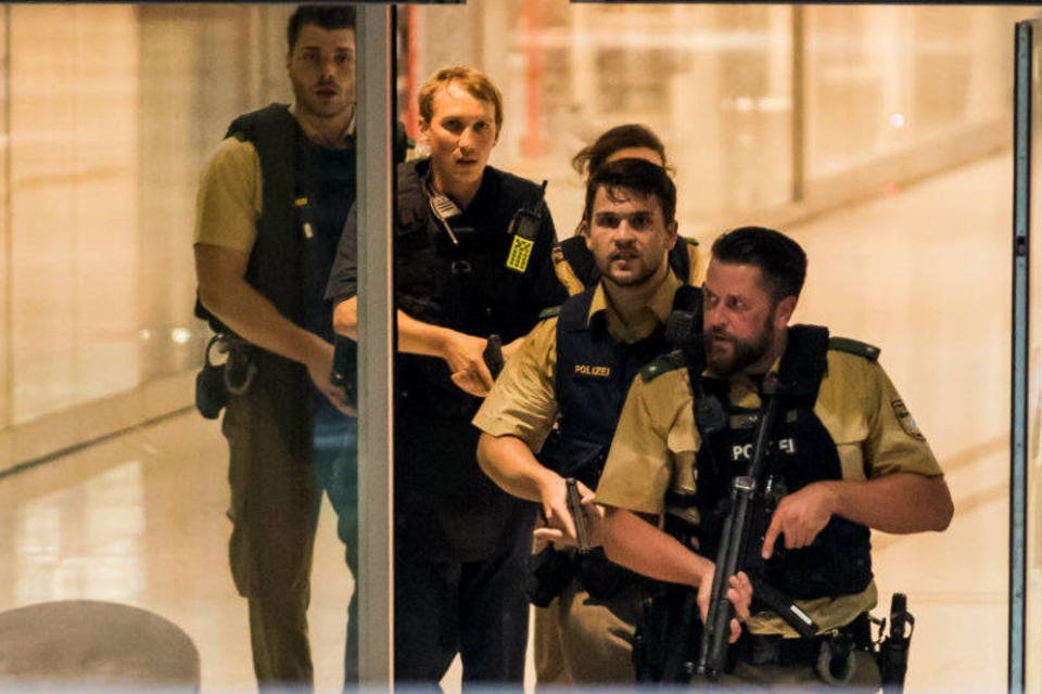 Vídeo chocante mostra momento de tiroteio em Munique