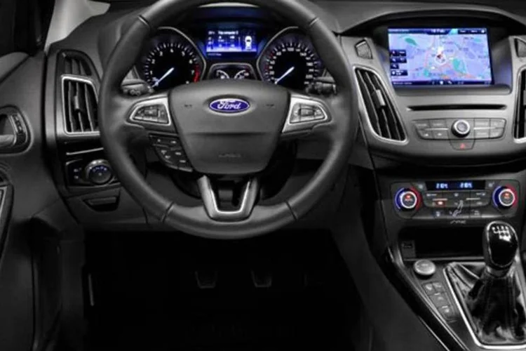 
	Interior do Ford Focus 2015: carros poder&atilde;o vir com reconhecimento facial
 (Divulgação)