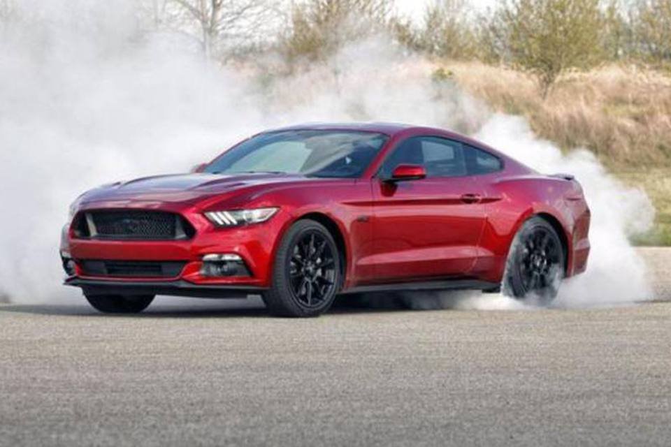 Ford revela oficialmente o seu Mustang 2016
