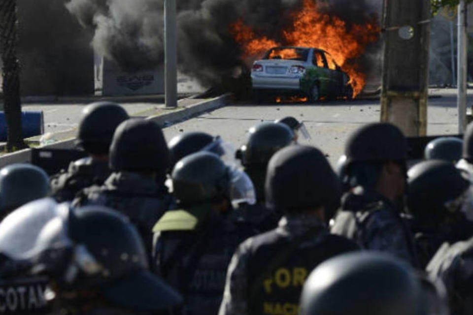 Manifestantes voltam a enfrentar a Polícia em protestos