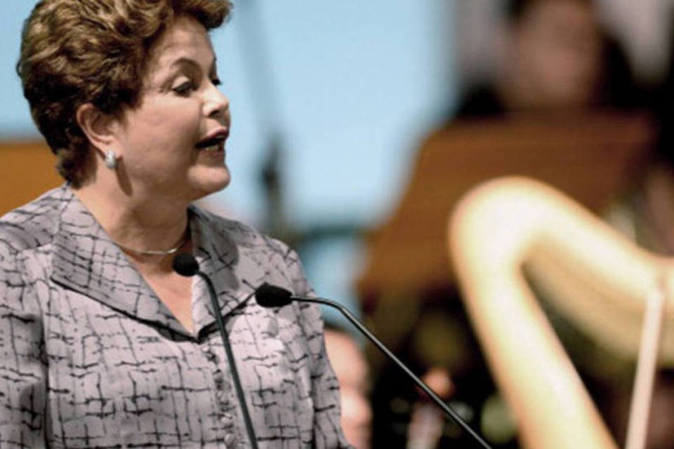 Dilma discursa por valorização do professor