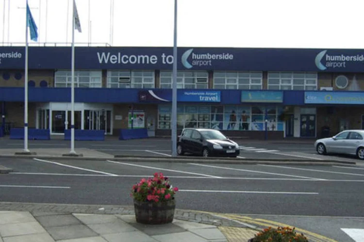 Aeroporto de Humberside: sem nenhum tipo de experiência na pilotagem de uma aeronave, o passageiro manteve a calma e seguiu todas as indicações da torre de controle (Wikimedia Commons)