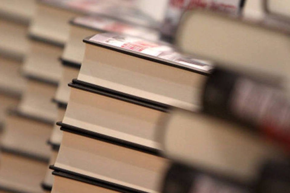 PF investiga furto de mais de 420 obras da biblioteca da UFRJ