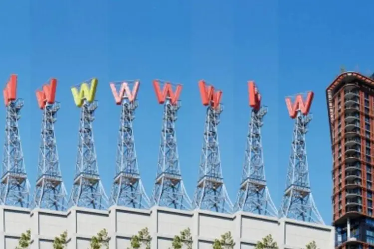 Montagem de fotos do Edifício Woodwards, no Canadá: imagem foi a quinta bilionésima publicada no Flickr (.)