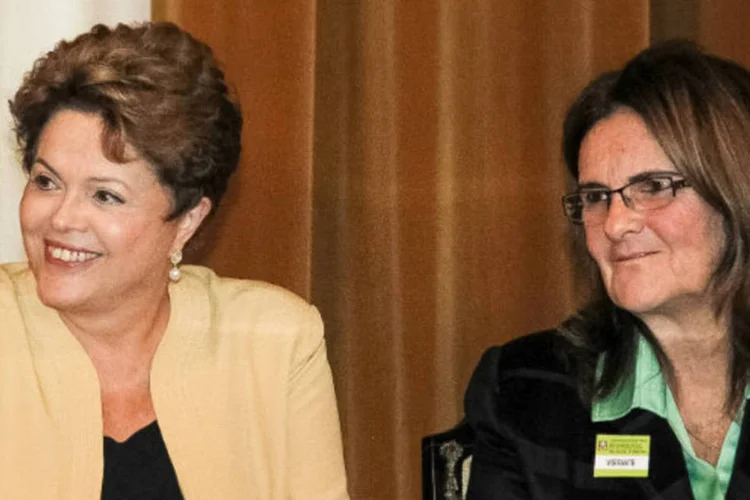 
	Dilma durante assinatura do contrato para constru&ccedil;&atilde;o da P-75 e da P-77: al&eacute;m P-63 e da P-55, a P-58 ser&aacute; entregue em 15 dias
 (Roberto Stuckert Filho/PR)