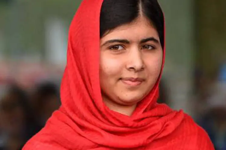 
	Malala Yousafzai: adolescente, uma das apostas para o&nbsp;Pr&ecirc;mio Nobel&nbsp;da Paz deste ano, sobreviveu a um ataque dos talib&atilde;s em 2012 em Mingora, no Paquist&atilde;o
 (Paul Ellis/AFP)