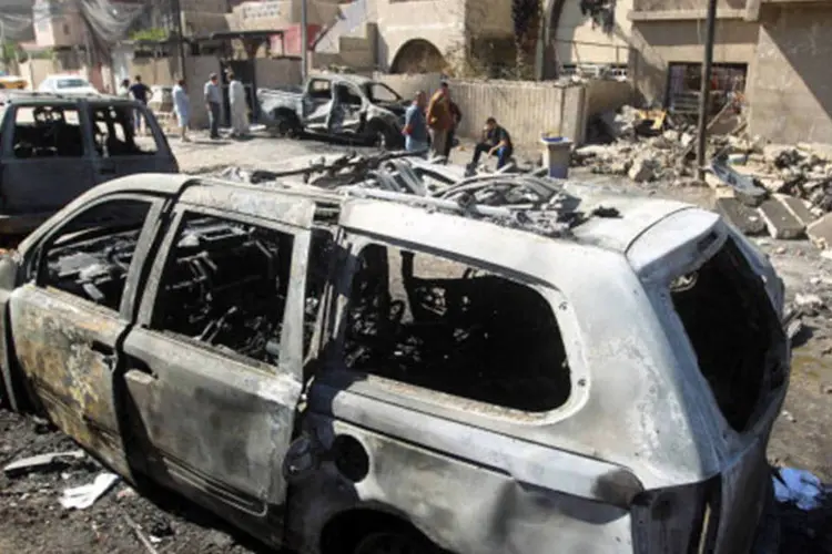 Destroços após atentado no Iraque: pessoas foram julgadas de acordo à lei antiterrorista, segundo ministro (Getty Images)