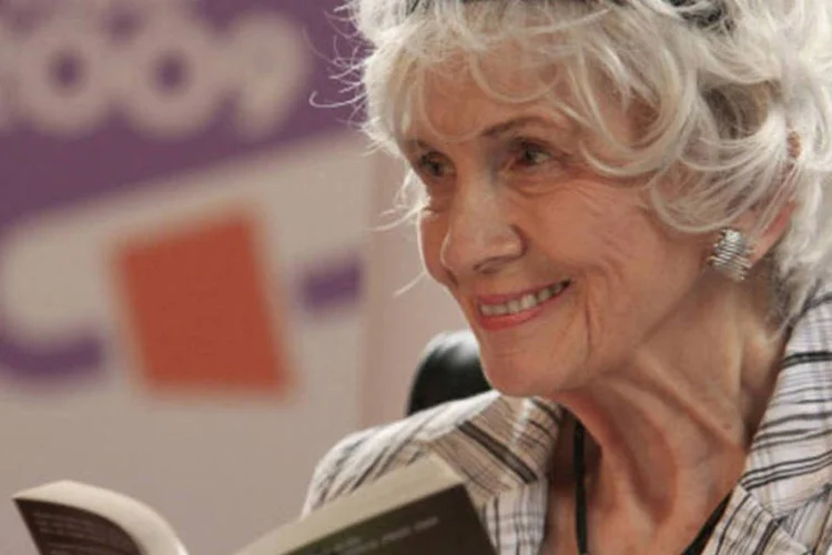A escritora canadense Alice Munro: apesar do sucesso e de vários prêmios literários nos últimos 40 anos, a autora sempre manteve a discrição (Getty Images)