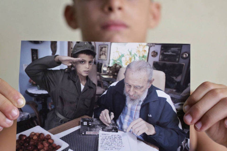 Fidel Castro recebe pequeno admirador