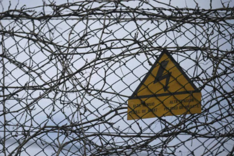 Placa alerta para perigo em área da Endesa: Suprema Corte acolheu recurso de proteção por danos de meio ambiente contra a empresa (Albert Gea/Reuters)