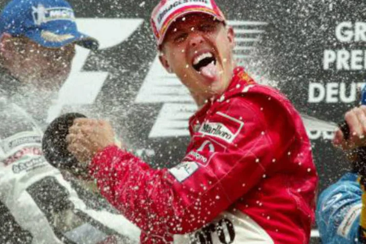 
	Michael Schumacher: ex-piloto segue em processo de despertar do estado de coma induzido, no qual ele est&aacute; desde que sofreu um grave acidente quando esquiava
 (Loic Venance/AFP)