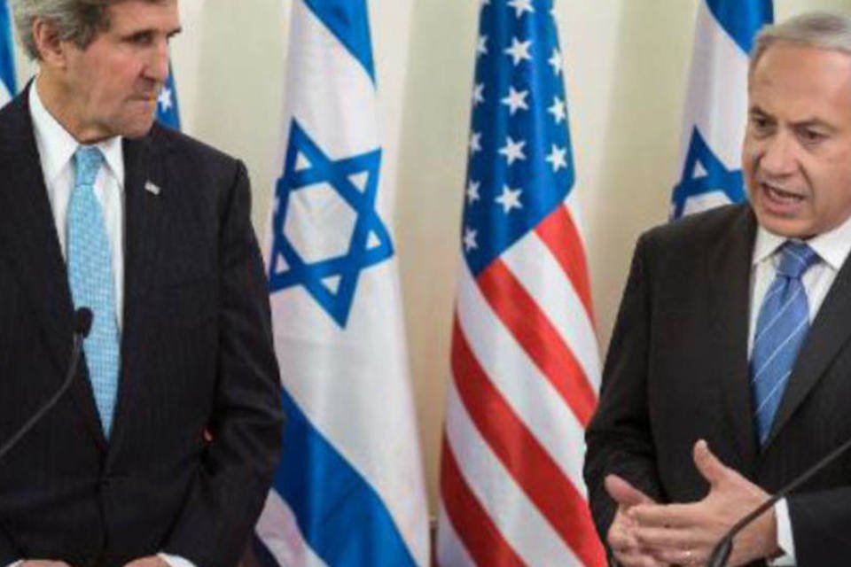 Kerry tenta diminuir divergências entre Israel e palestinos