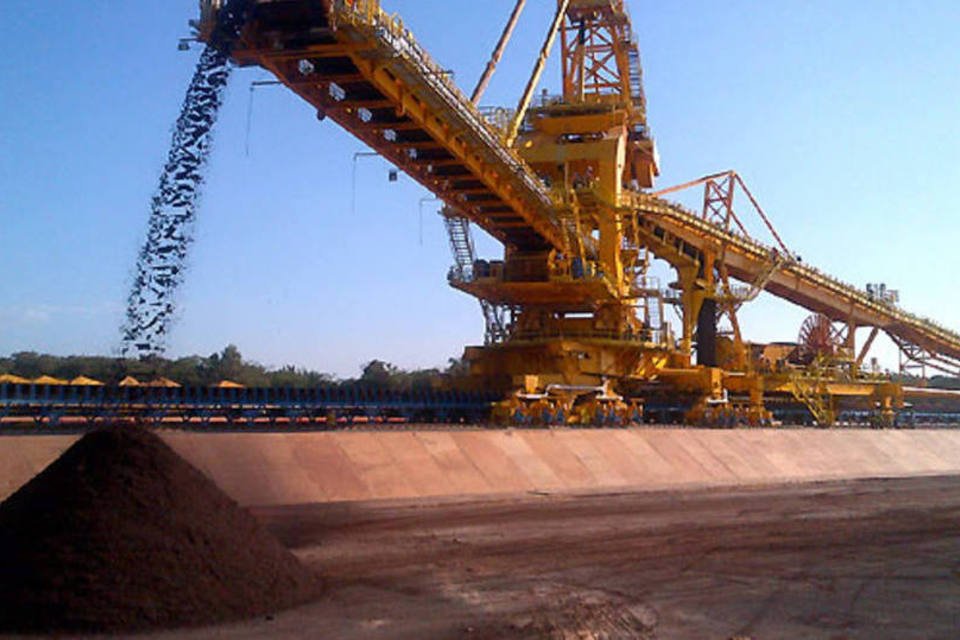 Preço do minério de ferro opera perto de pico de 3 meses