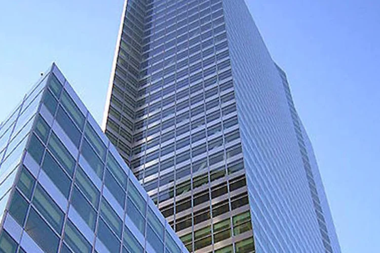 
	Sede do Goldman Sachs em Manhattan: o risco de a Gr&eacute;cia sair da zona do euro se agravou por causa da perspectiva de baixo crescimento do pa&iacute;s
 (Wikipedia)