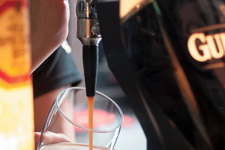 
	A Guinness e outras cervejas n&atilde;o s&atilde;o obrigadas a colocar no r&oacute;tulo uma indica&ccedil;&atilde;o do uso de ictiocola
 (LIGIA SKOWRONSKI)