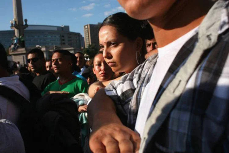 Os hispânicos dobrarão seu número até 128,8 milhões em 2060 ou quase um em cada três habitantes dos Estados Unidos
 (John Moore/AFP)