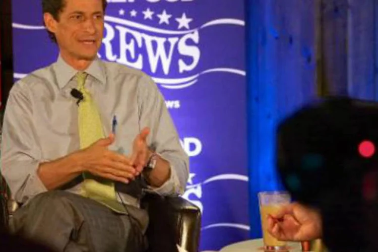 O ex-congressista Anthony Weiner responde perguntas evento do site Buzzfeed.com: BuzzFeed afirma ter 80 milhões de usuários únicos mensais em sua página de notícias (Robert Macpherson/AFP)