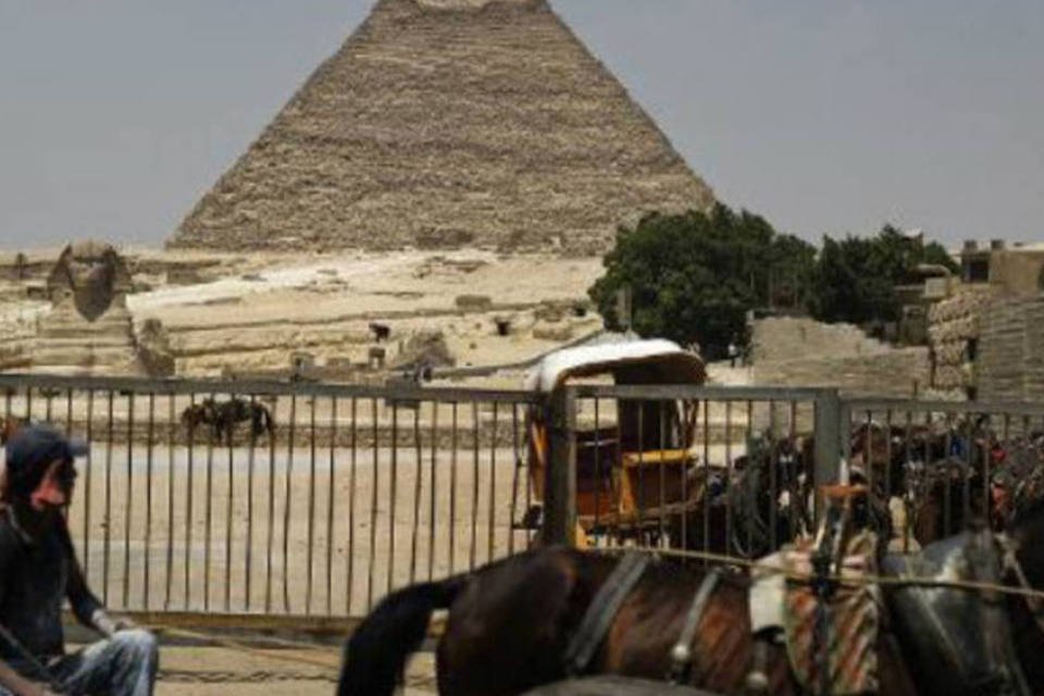 Receita do turismo no Egito cai 41% em 2013