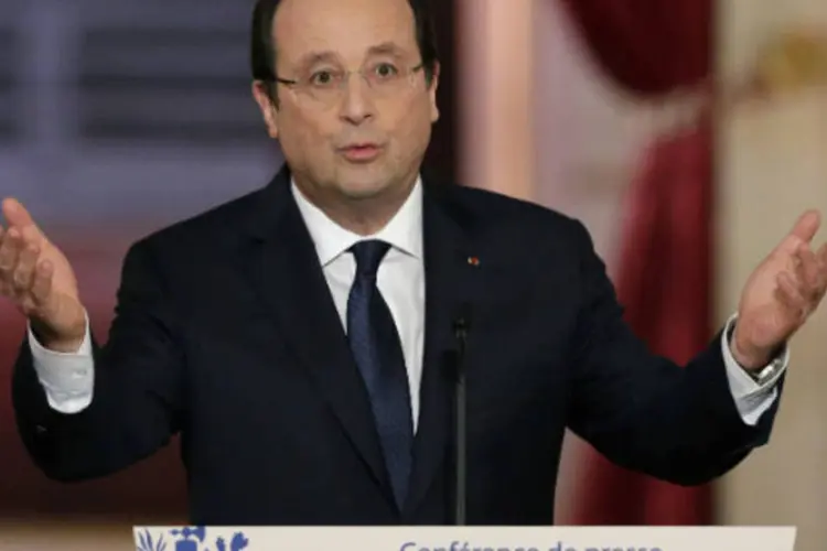 François Hollande, presidente da França: chefe de Estado francês mantém em janeiro uma cota de aprovação de 17% (Philippe Wojazer/Reuters)