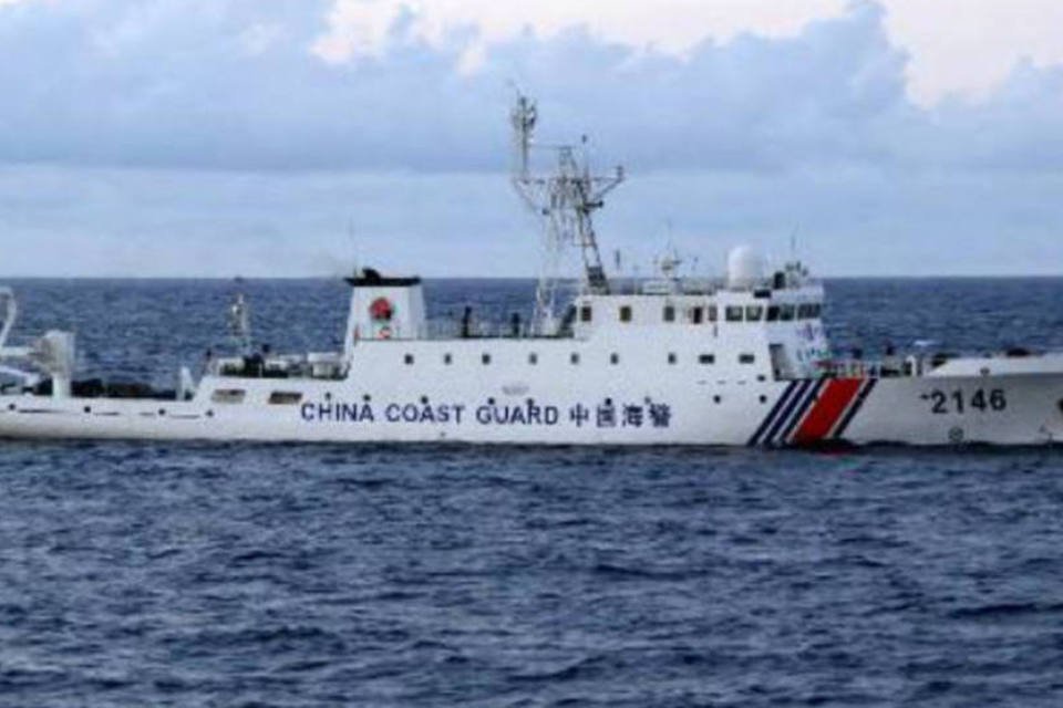 
	Navio da Guarda Costeira chinesa: dois tripulantes do barco de pesca apresentam um quadro cr&iacute;tico de sa&uacute;de
 (AFP)