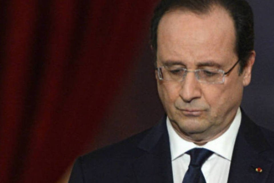 Hollande se recusa a falar sobre suposto romance