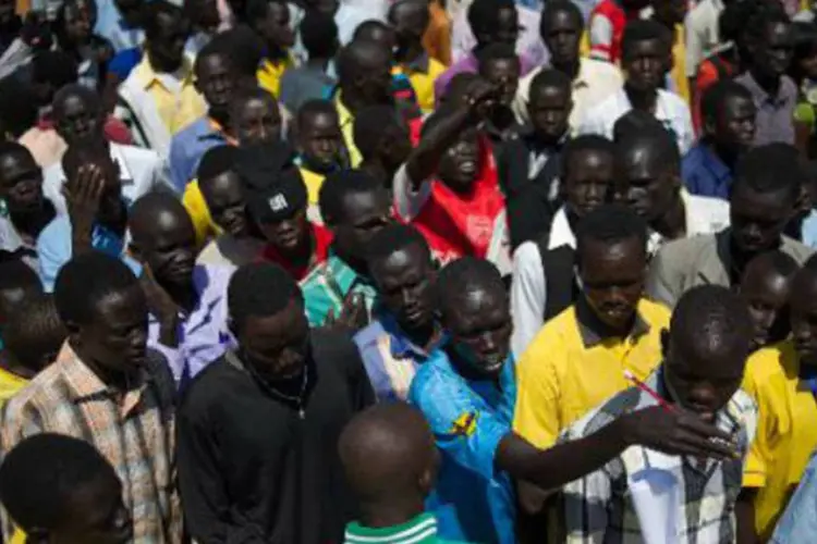 Sul-sudaneses: combates já deixaram mais de 400.000 deslocados e mais de 1.000 mortos (Phil Moore/AFP)