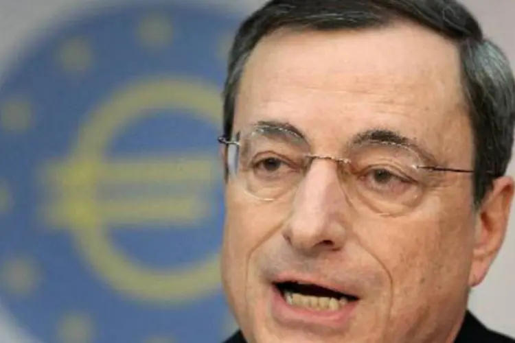 
	Mario Draghi, presidente do Banco Central Europeu: cautela ressaltada por Draghi sobre recupera&ccedil;&atilde;o da zona do euro no curto prazo pressionou a&ccedil;&otilde;es no fim da sess&atilde;o
 (Daniel Roland/AFP)