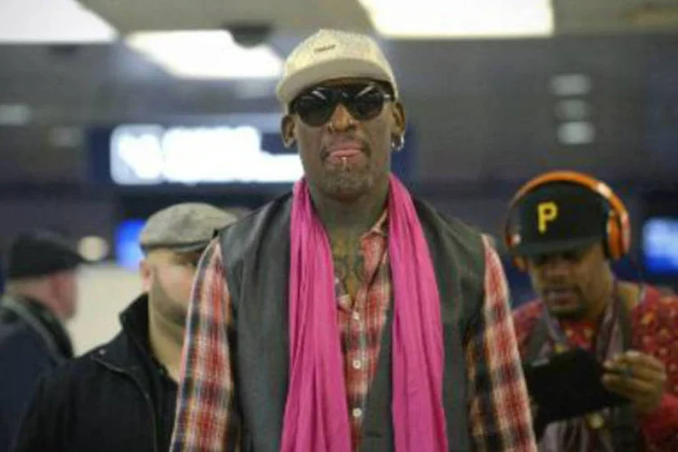 O ex-jogador de basquete americano Dennis Rodman (c): viagem de Rodman à Coreia do Norte causou polêmica (Wang Zhao/AFP)