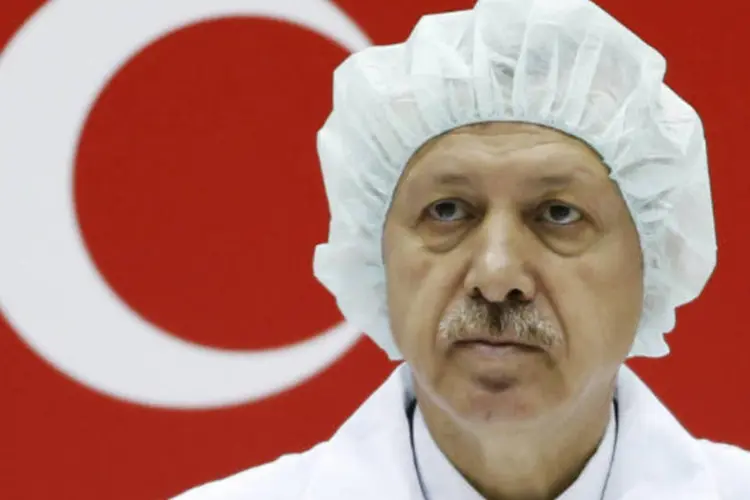 O primeiro-ministro turco, Tayyp Erdogan: promotor denunciou mensagem de Erdogan dizendo que o promotor seria prejudicado se não parasse investigações (Issei Kato/Reuters)