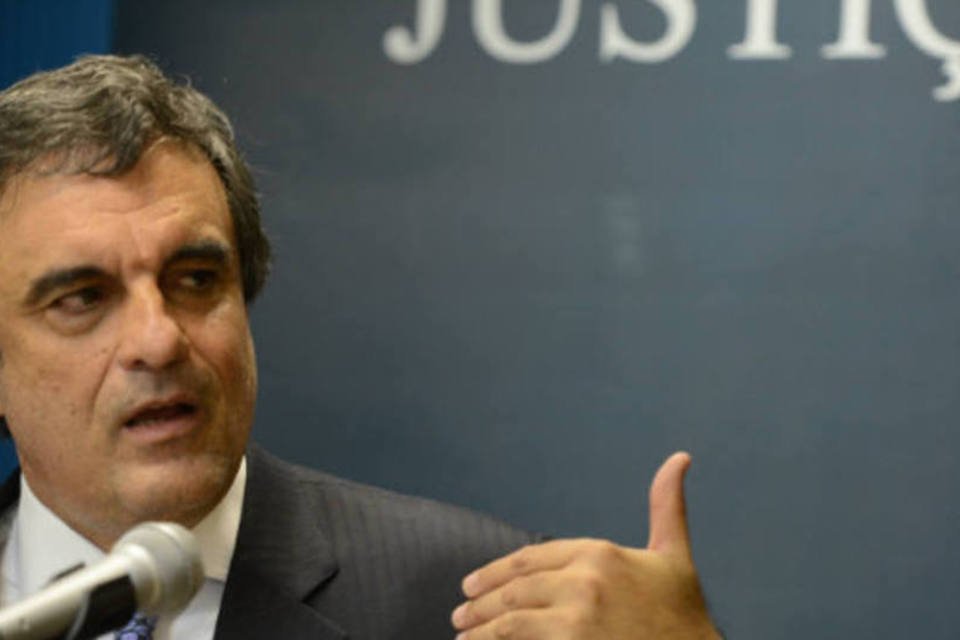 Comissão convocará Cardozo por severidade com caminhoneiros