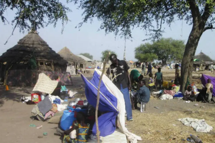 Vítimas do conflito no Sudão do Sul em acampamento: fluxo de pessoas se intensificou nos últimos dias (Stringer/Reuters)