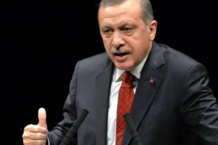 Primeiro-ministro da Turquia, Recep Tayyp Erdogan: oficiais foram demitidos por um decreto governamental (Yoshikazu Tsuno/AFP)