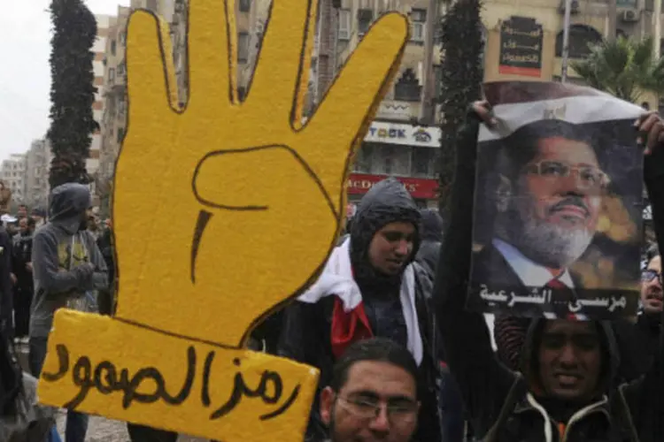 
	Protesto da Irmandade Mu&ccedil;ulmana no Egito: Irmandade apresentou provas de crimes cometidos pelo governo desde a derrubada de Mursi, quando grupo foi declarado ilegal
 (Reuters)