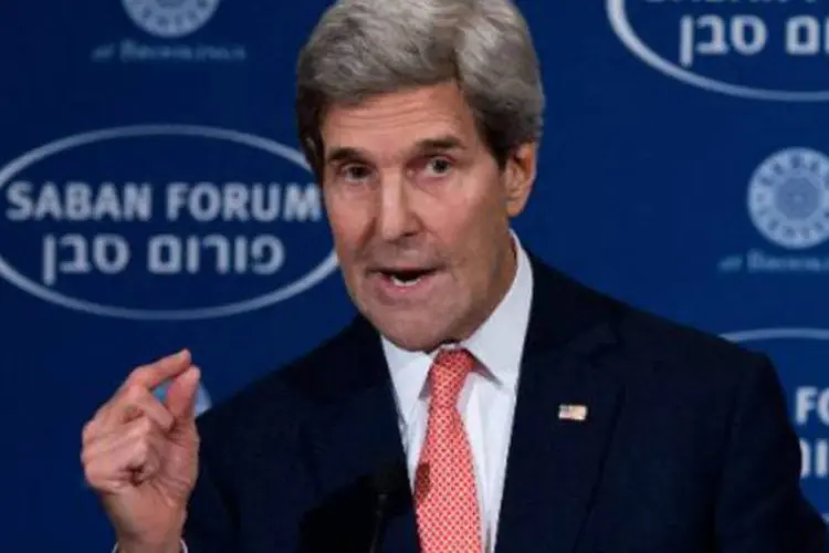 
	John Kerry: o secret&aacute;rio de Estado deve pedir a Netanyahu que aceite as fronteiras existentes antes da Guerra dos Seis Dias, de 1967
 (Nicholas Kamm/AFP)