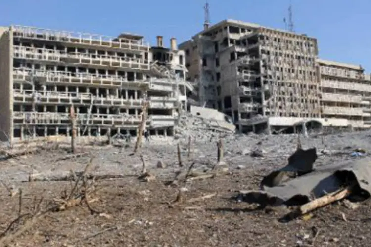 
	Alepo: o impacto dos barris causou tamb&eacute;m graves danos materiais no local
 (Mohammed Al Khatieb/AFP)