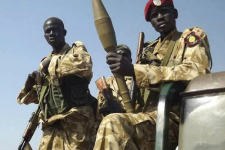 Tropas sul-sudanesas: confrontos neste país africano começaram no dia 15 de dezembro (Samir Bor/AFP)