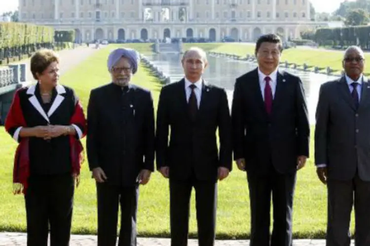 Da esquerda para a direita: os chefes de Estado do Brasil, Índia, Rússia, China e África do Sul: há anos, a economia mundial se apoiou neles (Sergei Karpukhin/AFP)