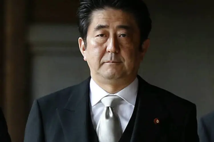 Primeiro-ministro japonês, Shinzo Abe: "protestamos e condenamos energicamente os atos do líder japonês", declarou o porta-voz do Ministério das Relações Exteriores chinês (Toru Hanai/Reuters)