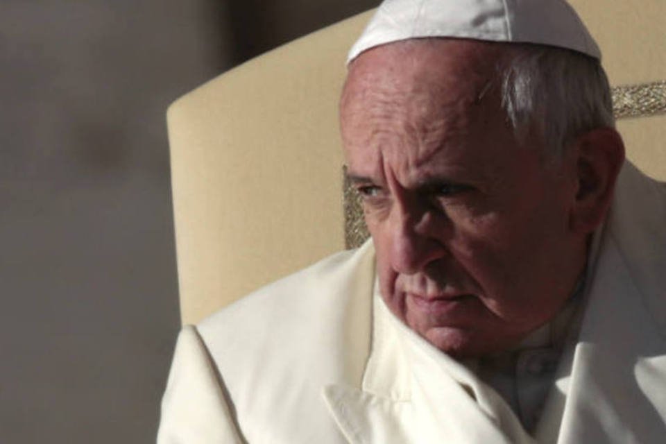 Em mensagem de Natal, papa lembra vítimas de guerras