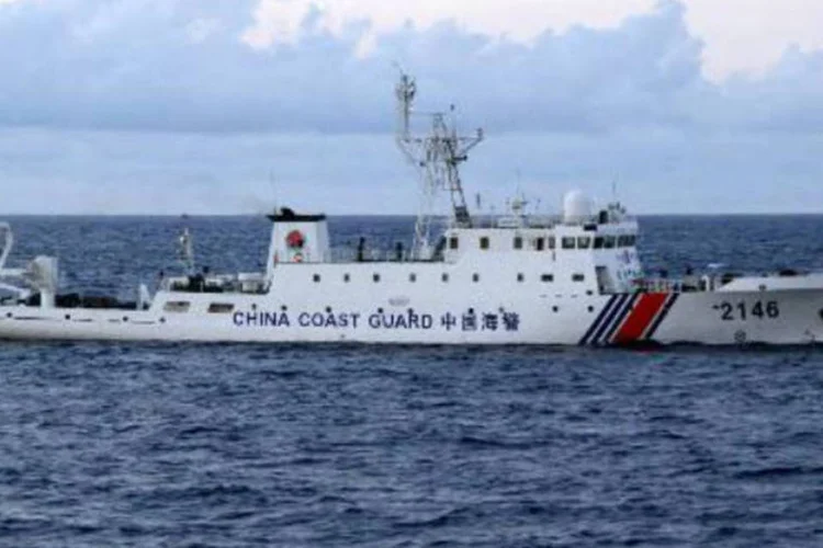 
	Navio da Guarda Costeira chinesa: incidente mar&iacute;timo ocorreu depois de Pequim declarar uma nova zona de identifica&ccedil;&atilde;o a&eacute;rea mais ao norte, no mar do Leste da China, o que motivou cr&iacute;ticas
 (AFP)