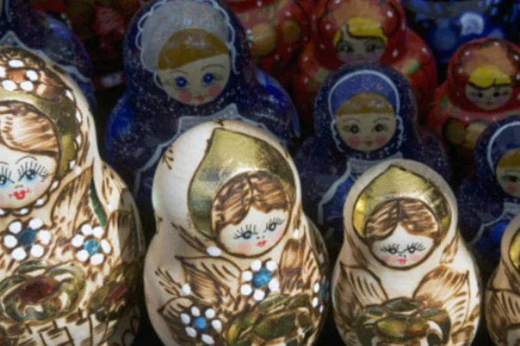Bonecas matrioska: provocativa ação foi idealizada por ONG britânica de direitos humanos (De Agostini/Getty Images)