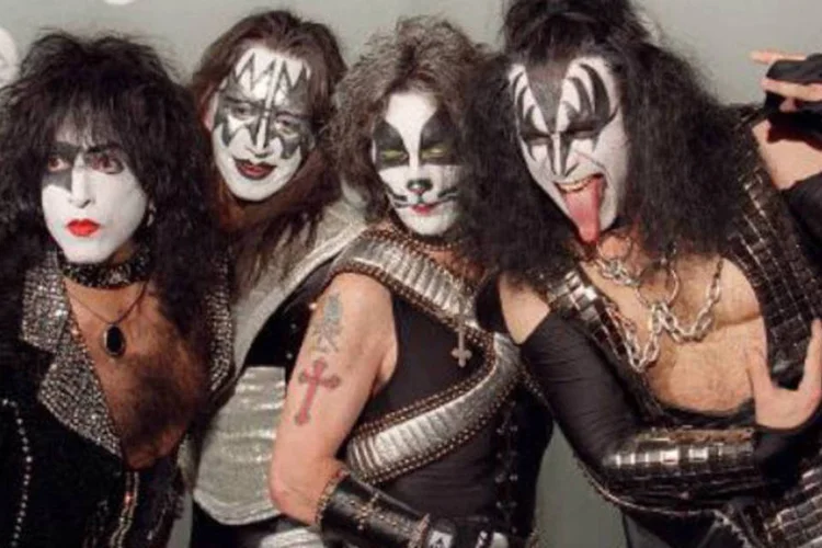 A banda de rock Kiss inicia sua turnê de despedida amanhã (31). (Jeff Haynes/AFP)