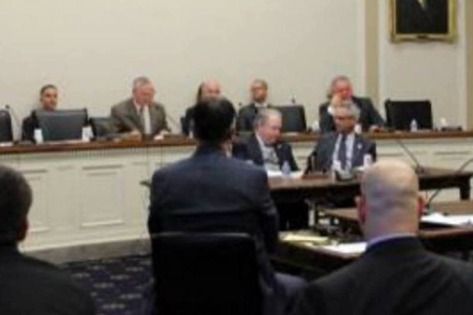 EUA aprova lei contra estrangeiros que retiram americanos