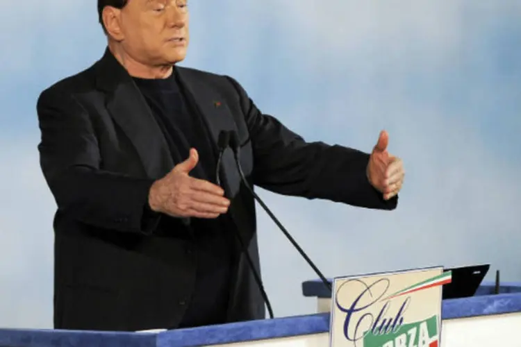 Silvio Berlusconi, durante discurso: Berlusconi frequentemente acusa a oposição e a magistratura italiana de utilizarem meios jurídicos para prejudicá-lo na política (Yara Nardi/Reuters)
